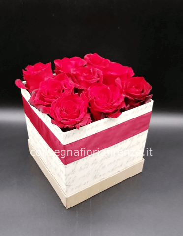 Flowerbox cubo con 9 Rose Rosse